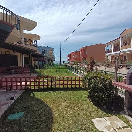 Stella'S Beach House Никити Екстериор снимка