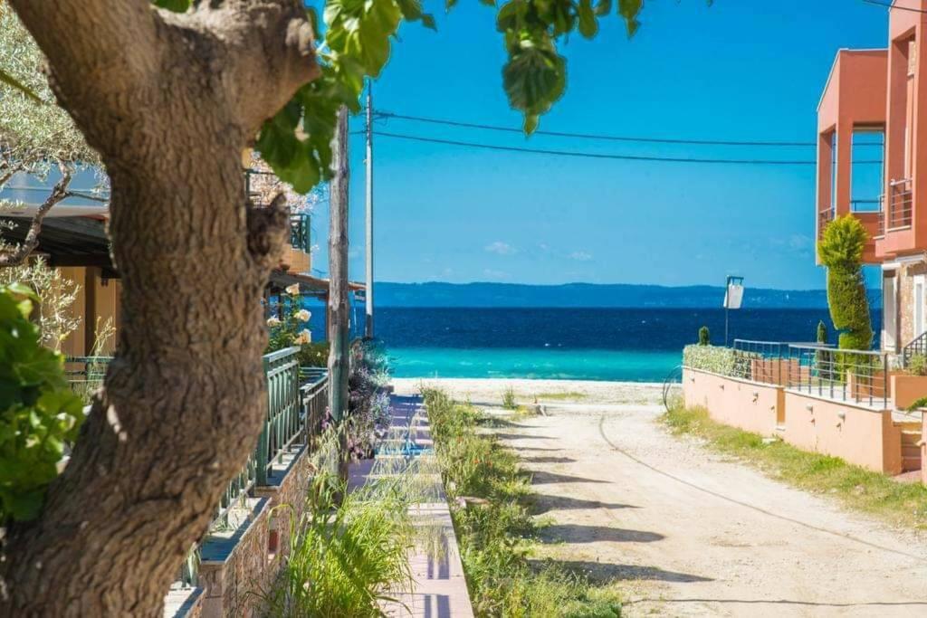 Stella'S Beach House Никити Екстериор снимка