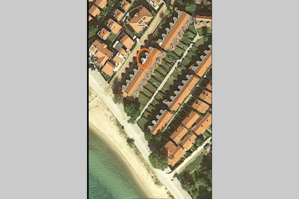 Stella'S Beach House Никити Екстериор снимка